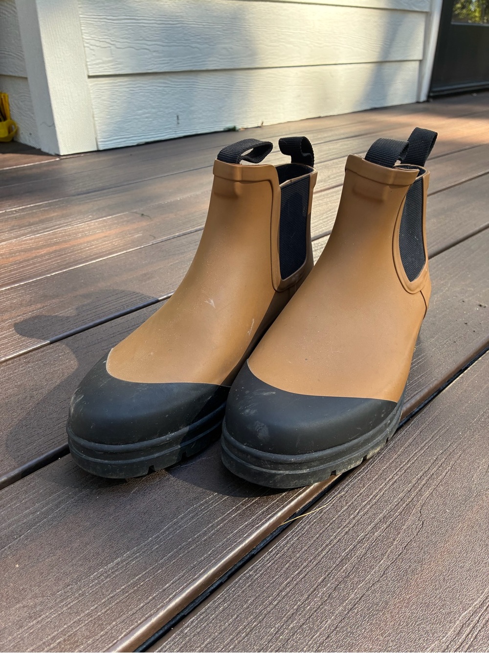 Everlane Chelsea Rain Boots Size 8